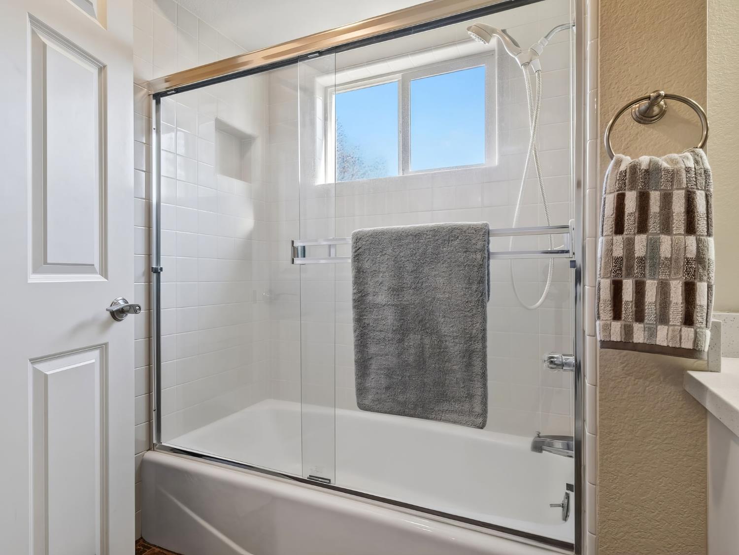 Davis, California, 95618, United States, 5 Bedrooms Bedrooms, ,3 BathroomsBathrooms,Residential,Active,2015823