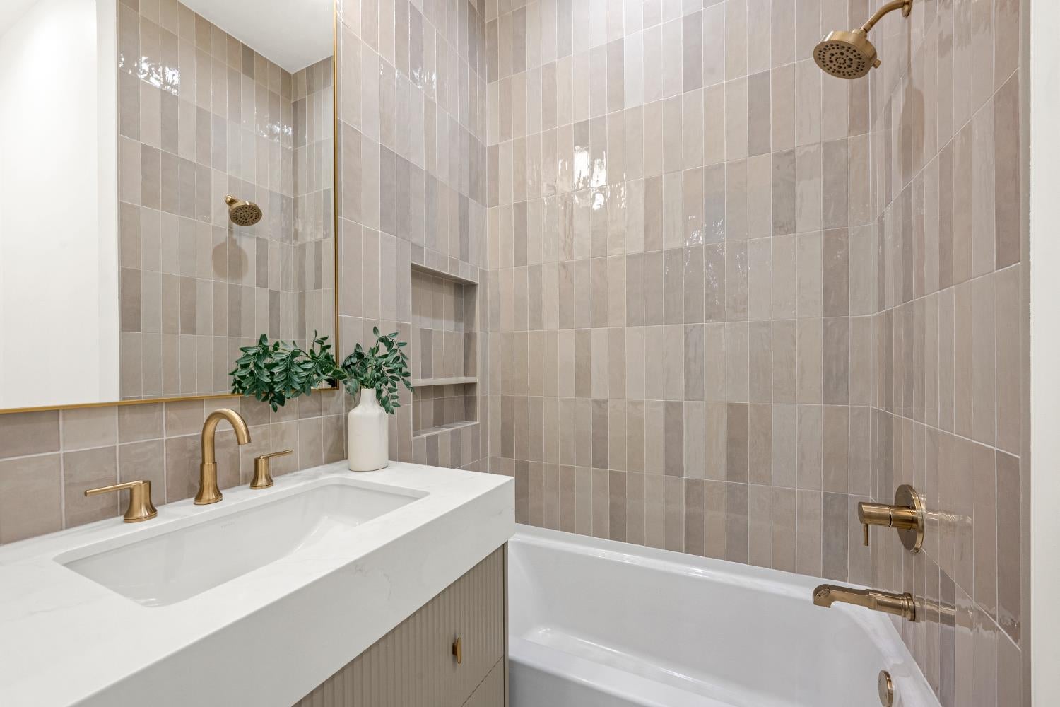 Loomis, California, 95650, United States, 5 Bedrooms Bedrooms, ,4 BathroomsBathrooms,Residential,Active,1959535