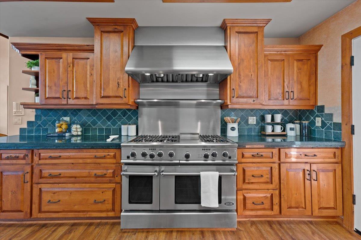 Penn Valley, California, 95946, United States, 4 Bedrooms Bedrooms, ,5 BathroomsBathrooms,Residential,Active,1941359
