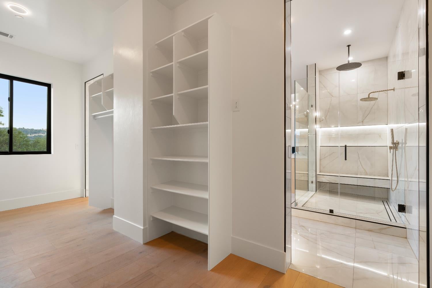 Newcastle, California, 95658, United States, 5 Bedrooms Bedrooms, ,5 BathroomsBathrooms,Residential,Active,1989749