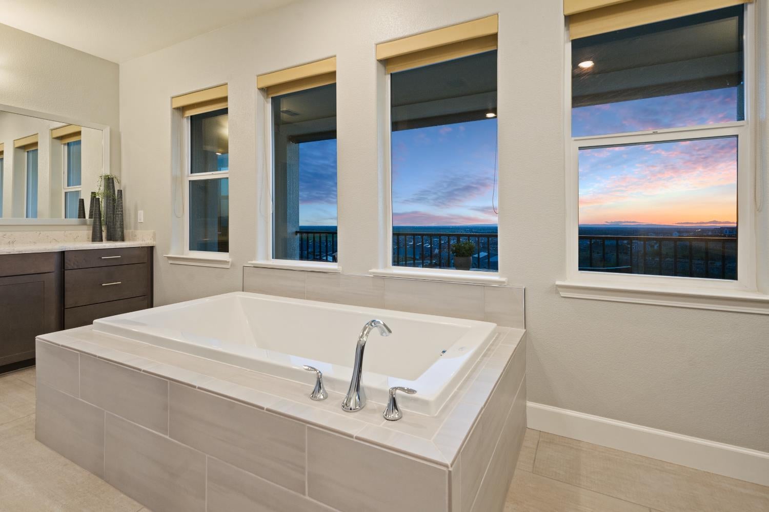 Folsom, California, 95630, United States, 4 Bedrooms Bedrooms, ,5 BathroomsBathrooms,Residential,Active,2008753