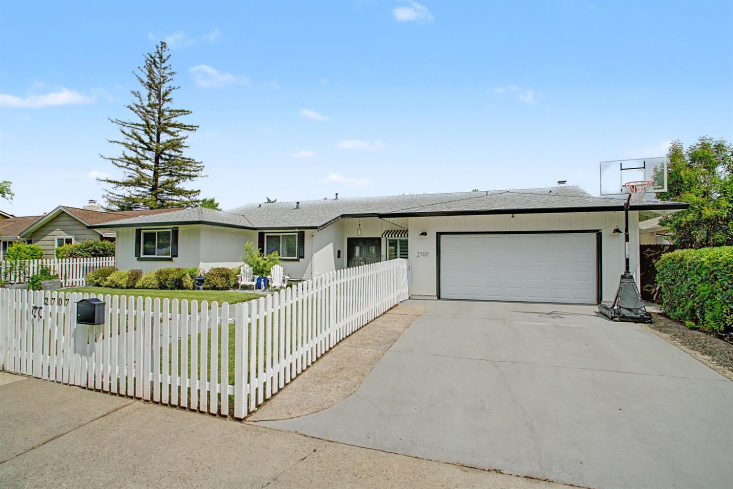 Sacramento, California, 95864, United States, 4 Bedrooms Bedrooms, ,3 BathroomsBathrooms,Residential,Active,2045002
