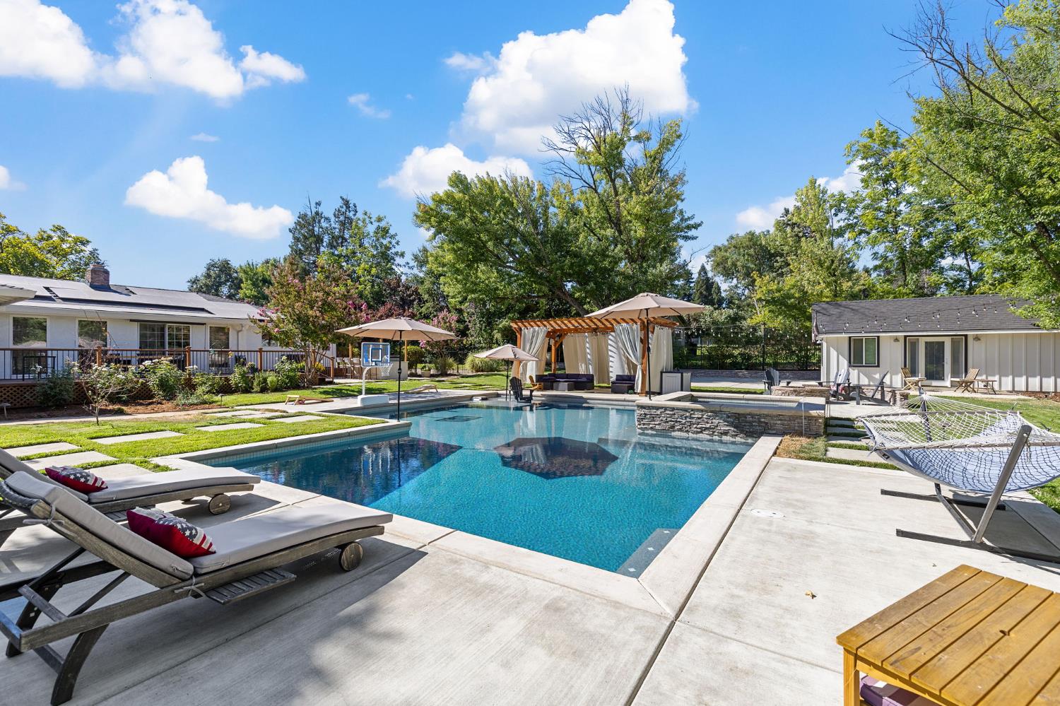 Loomis, California, 95650, United States, 3 Bedrooms Bedrooms, ,2 BathroomsBathrooms,Residential,Pending,1922290
