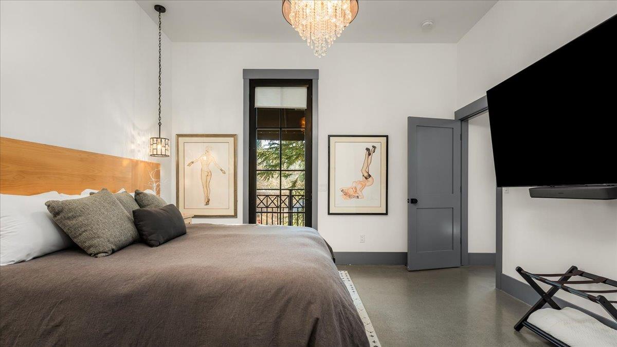 Nevada City, California, 95959, United States, 7 Bedrooms Bedrooms, ,5 BathroomsBathrooms,Residential,Active,2011864