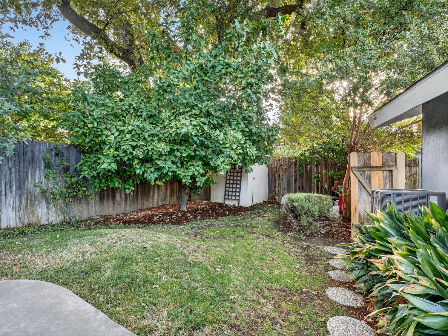 Davis, California, 95618, United States, 4 Bedrooms Bedrooms, ,2 BathroomsBathrooms,Residential,Active,1961942