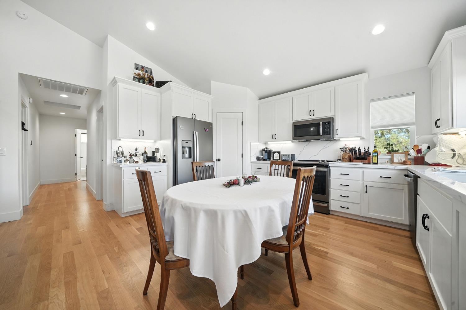 Angels Camp, California, 95222, United States, 3 Bedrooms Bedrooms, ,2 BathroomsBathrooms,Residential,Active,1942399