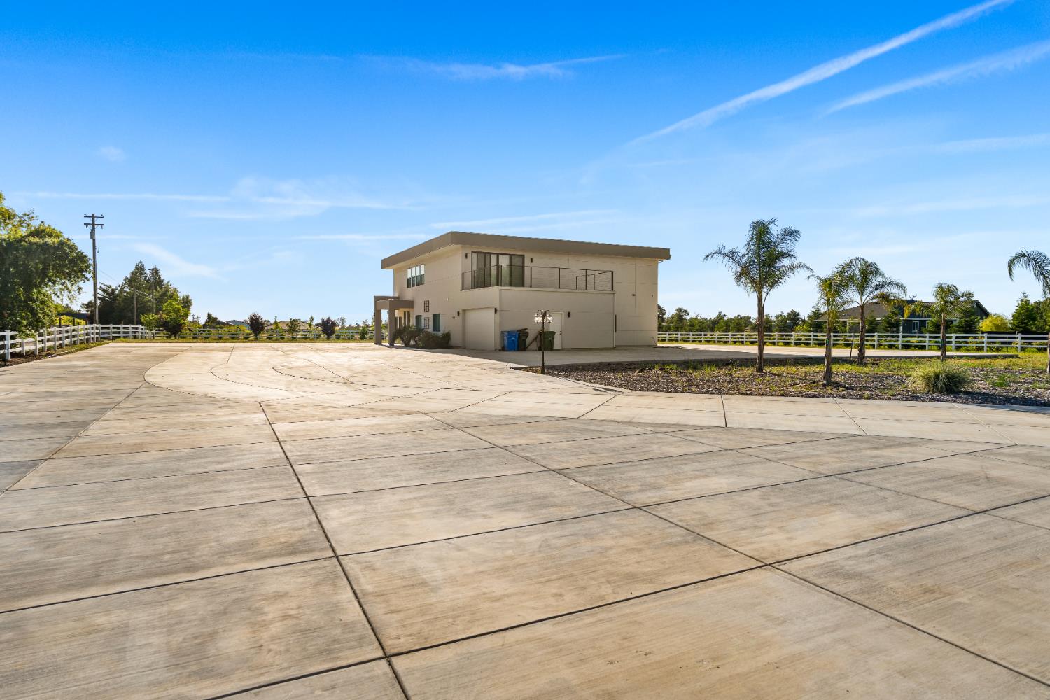 Elk Grove, California, 95624, United States, 6 Bedrooms Bedrooms, ,5 BathroomsBathrooms,Residential,Pending,2045803
