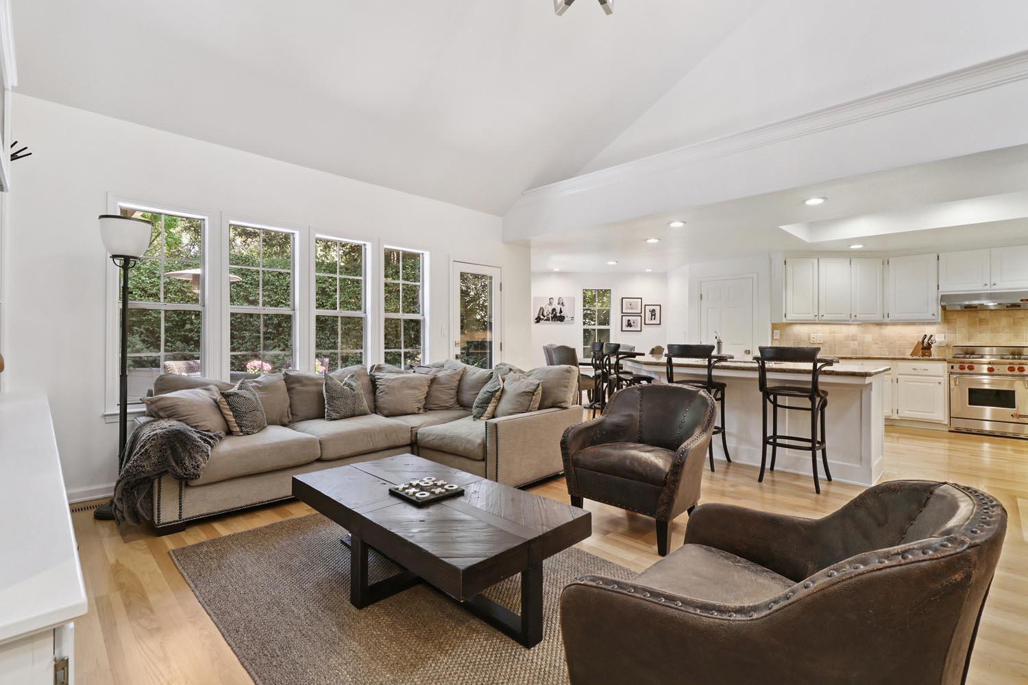 Carmichael, California, 95608, United States, 4 Bedrooms Bedrooms, ,3 BathroomsBathrooms,Residential,Active,2007341