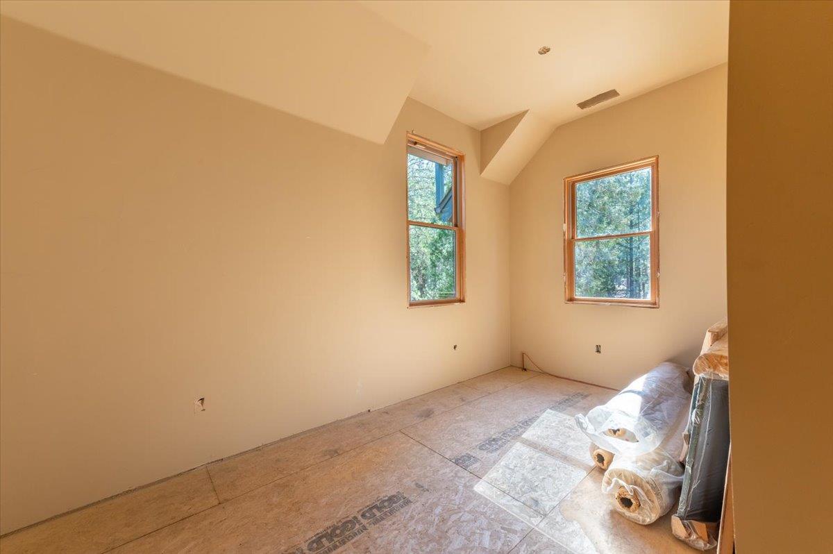 Nevada City, California, 95959, United States, 4 Bedrooms Bedrooms, ,4 BathroomsBathrooms,Residential,Active,2043131