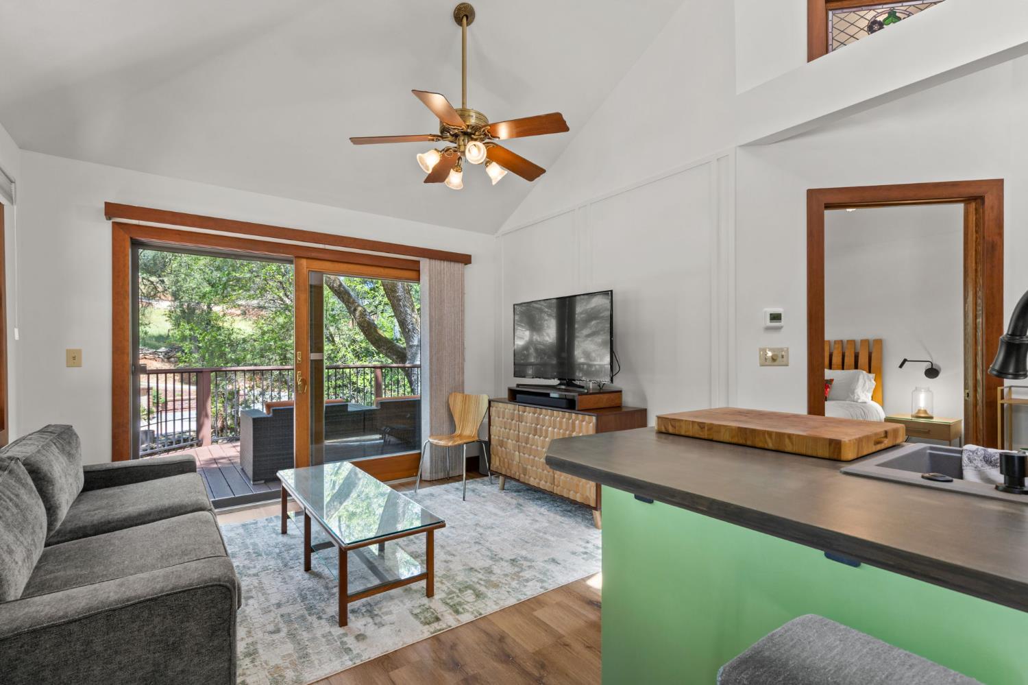 Sutter Creek, California, 95685, United States, 2 Bedrooms Bedrooms, ,4 BathroomsBathrooms,Residential,Active,2038151
