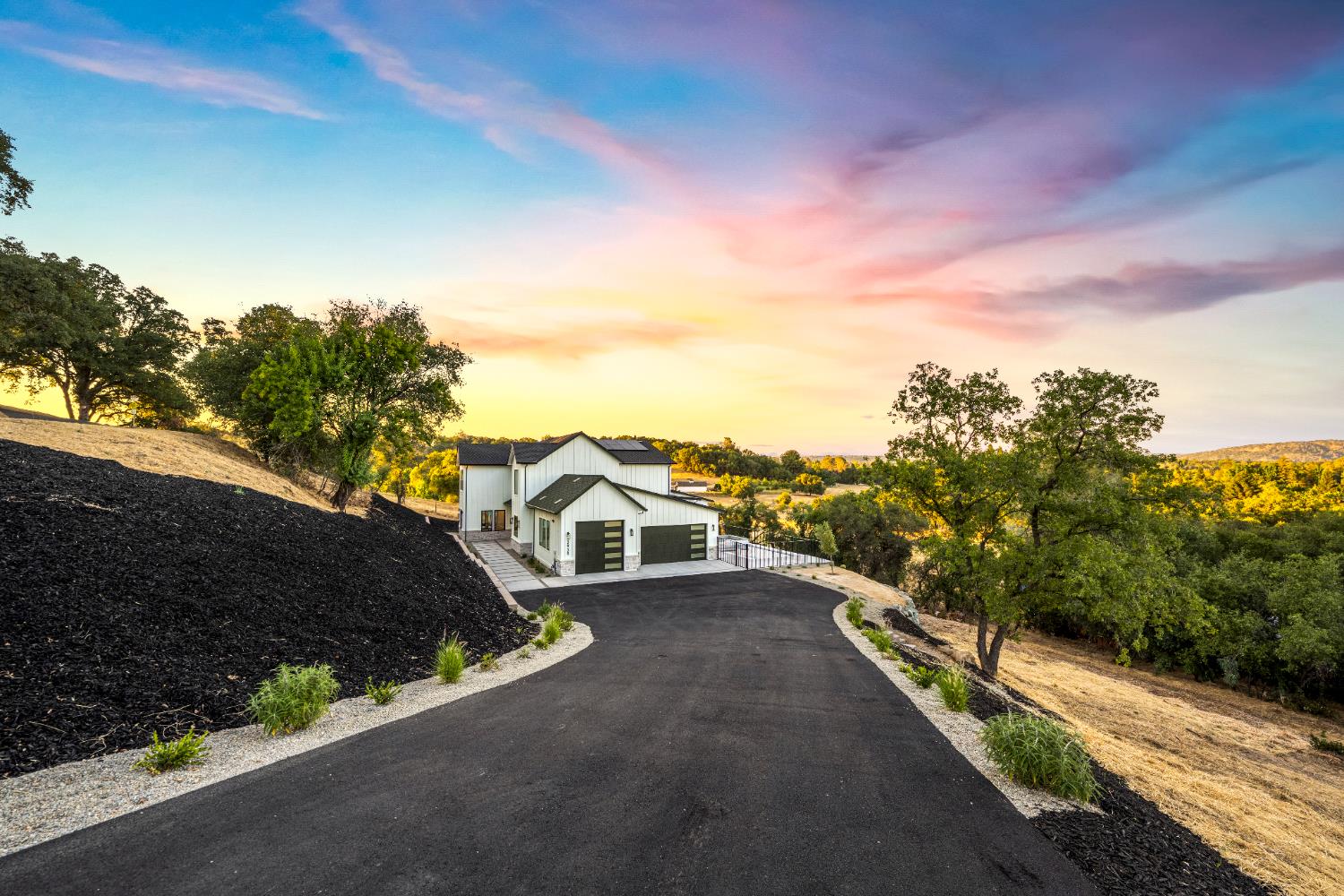 Loomis, California, 95650, United States, 5 Bedrooms Bedrooms, ,4 BathroomsBathrooms,Residential,Active,1959535