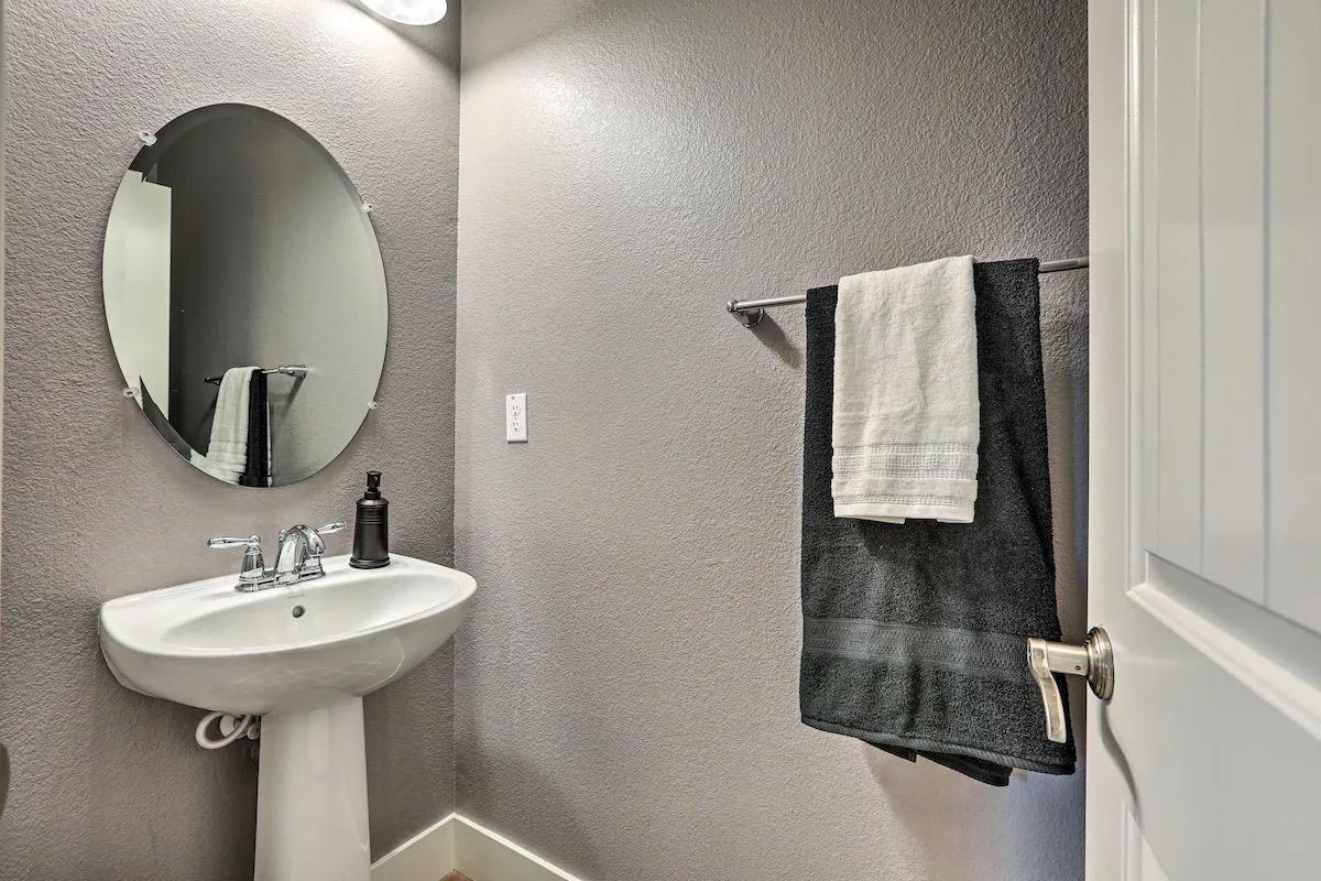 Roseville, California, 95747, United States, 5 Bedrooms Bedrooms, ,4 BathroomsBathrooms,Residential,Active,2039023