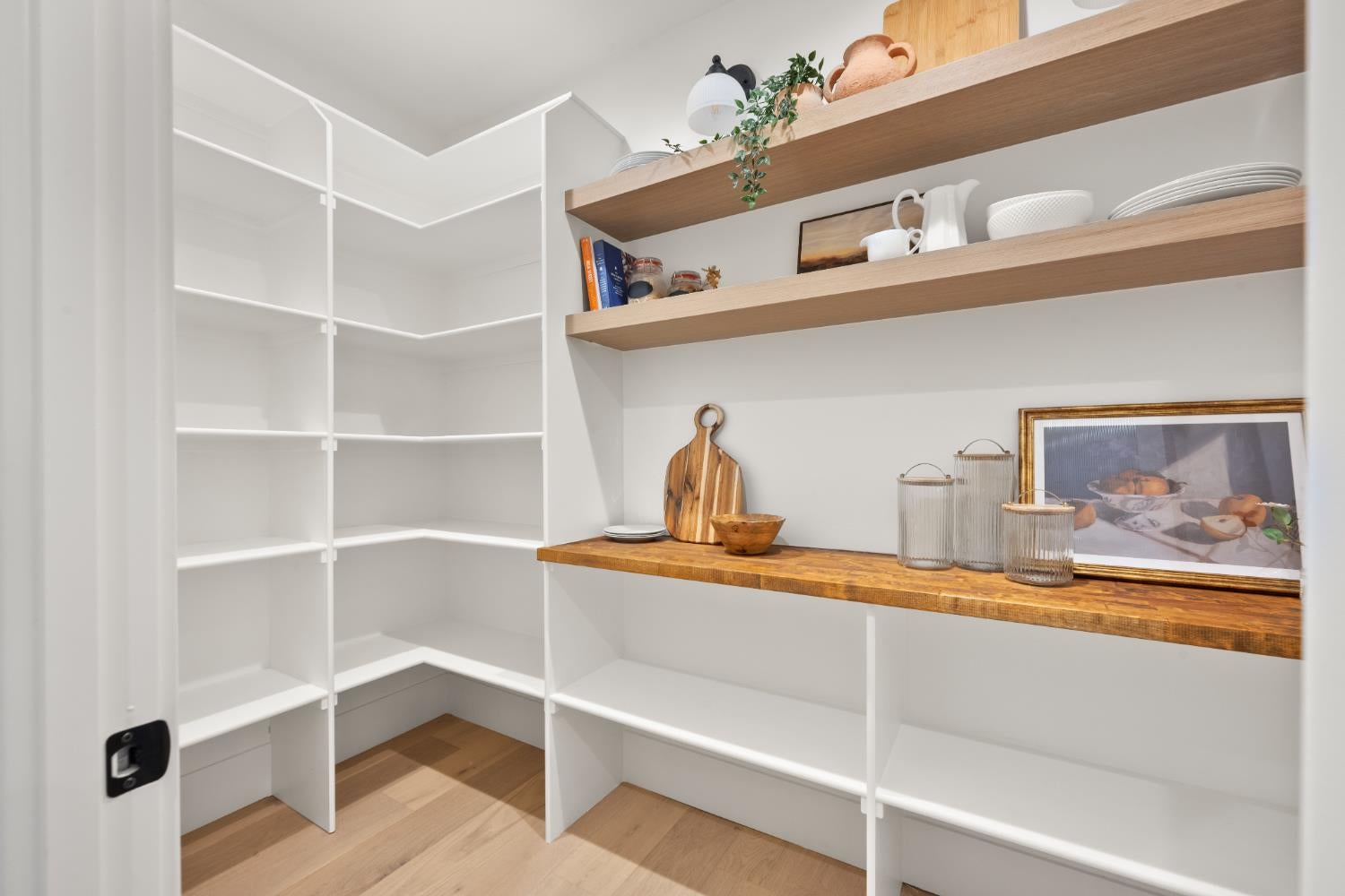 Loomis, California, 95650, United States, 5 Bedrooms Bedrooms, ,4 BathroomsBathrooms,Residential,Active,1959535