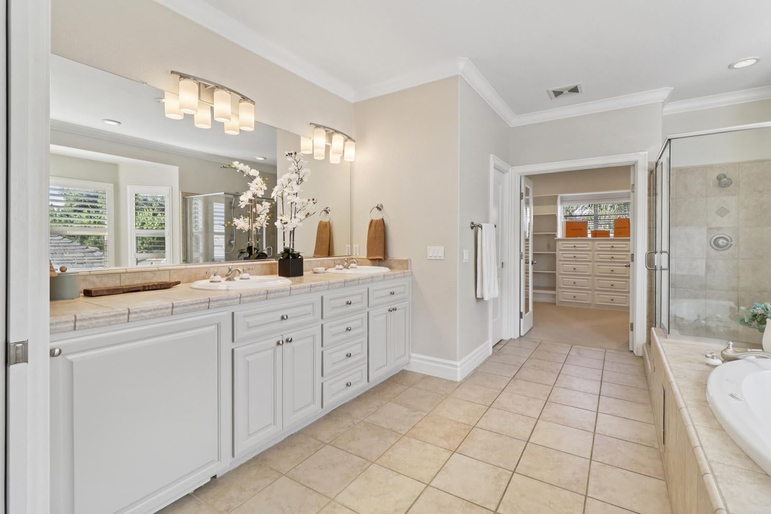 Carmichael, California, 95608, United States, 5 Bedrooms Bedrooms, ,5 BathroomsBathrooms,Residential,Active,1927677