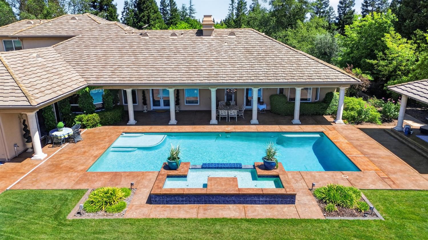 Sacramento, California, 95830, United States, 4 Bedrooms Bedrooms, ,4 BathroomsBathrooms,Residential,Active,2045041