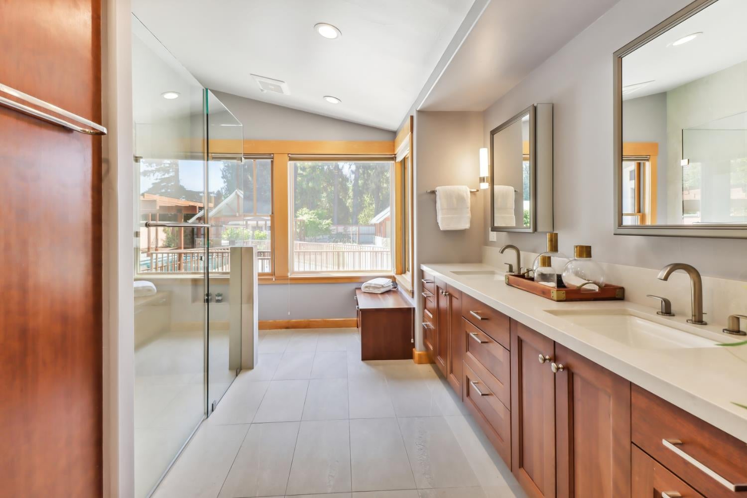 Davis, California, 95616, United States, ,5 BathroomsBathrooms,Residential,Active,1843441