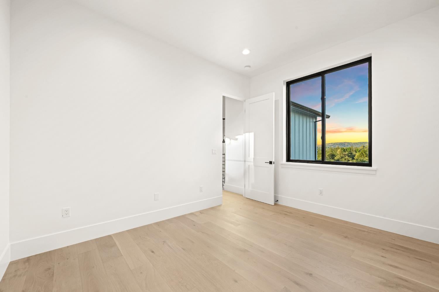 Loomis, California, 95650, United States, 5 Bedrooms Bedrooms, ,4 BathroomsBathrooms,Residential,Active,1959535