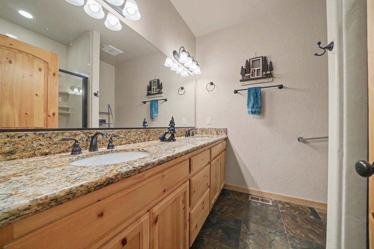 Arnold, California, 95223, United States, 3 Bedrooms Bedrooms, ,5 BathroomsBathrooms,Residential,Active,2044178
