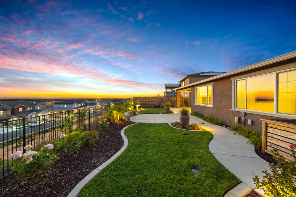 Folsom, California, 95630, United States, 4 Bedrooms Bedrooms, ,3 BathroomsBathrooms,Residential,Active,1922343