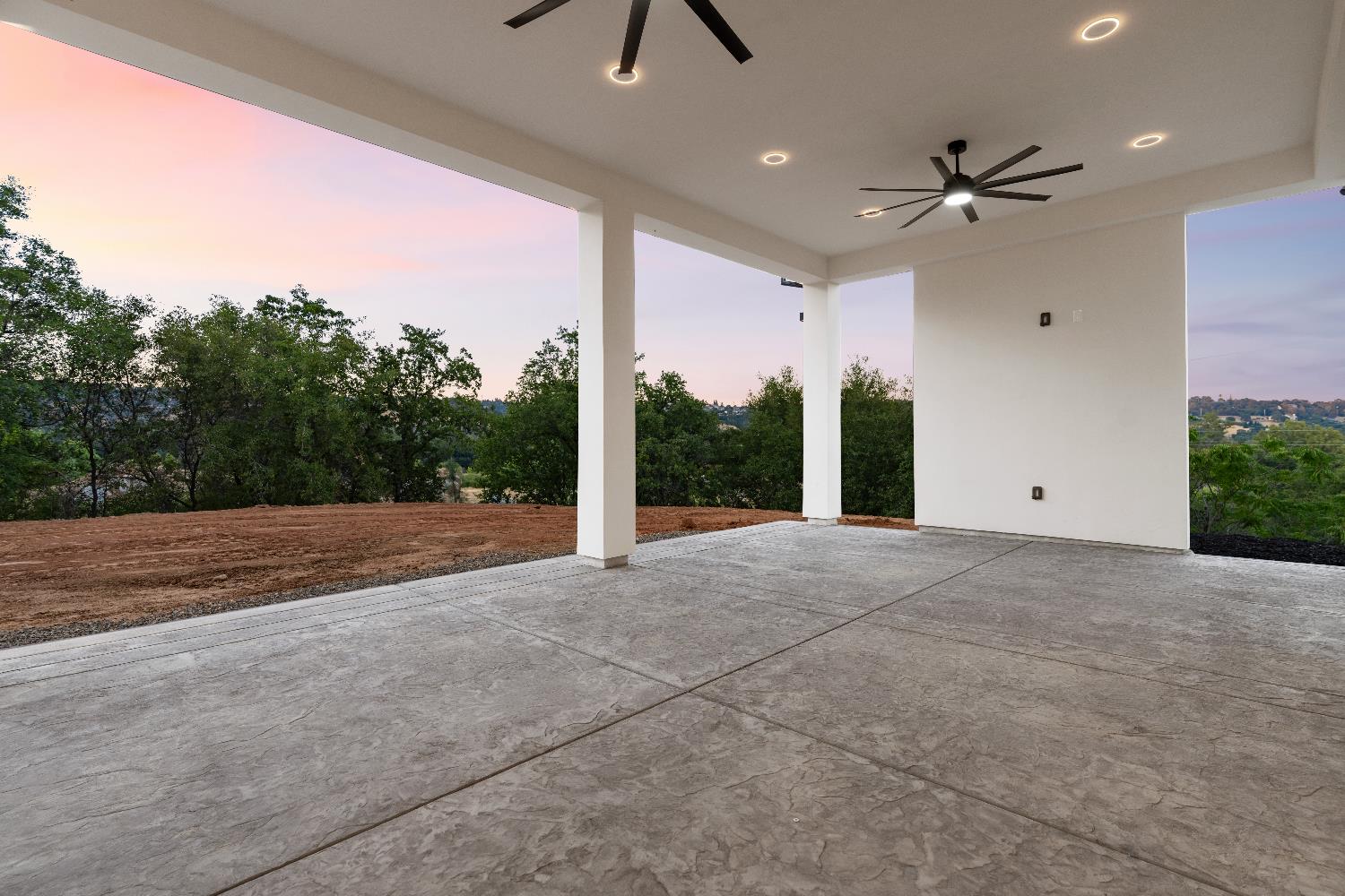 Newcastle, California, 95658, United States, 5 Bedrooms Bedrooms, ,5 BathroomsBathrooms,Residential,Active,1989749