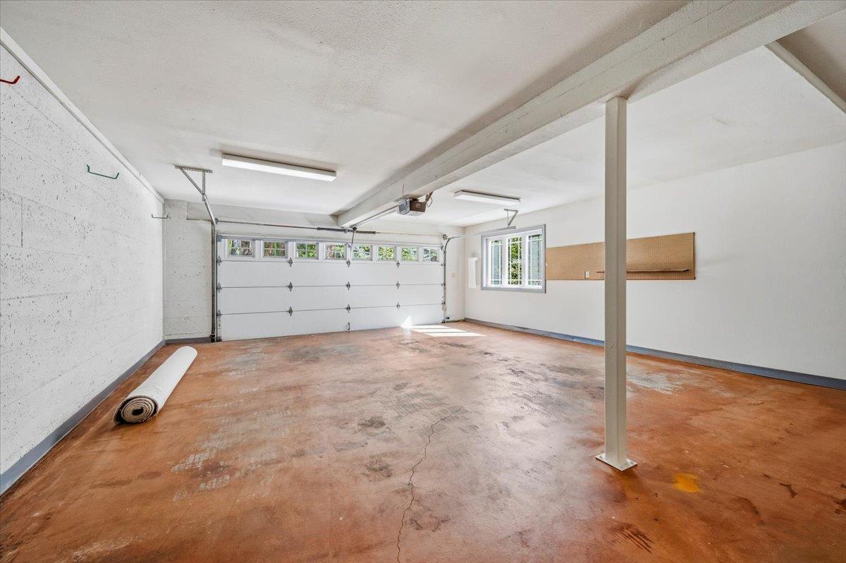 Nevada City, California, 95959, United States, 3 Bedrooms Bedrooms, ,3 BathroomsBathrooms,Residential,Active,2043425