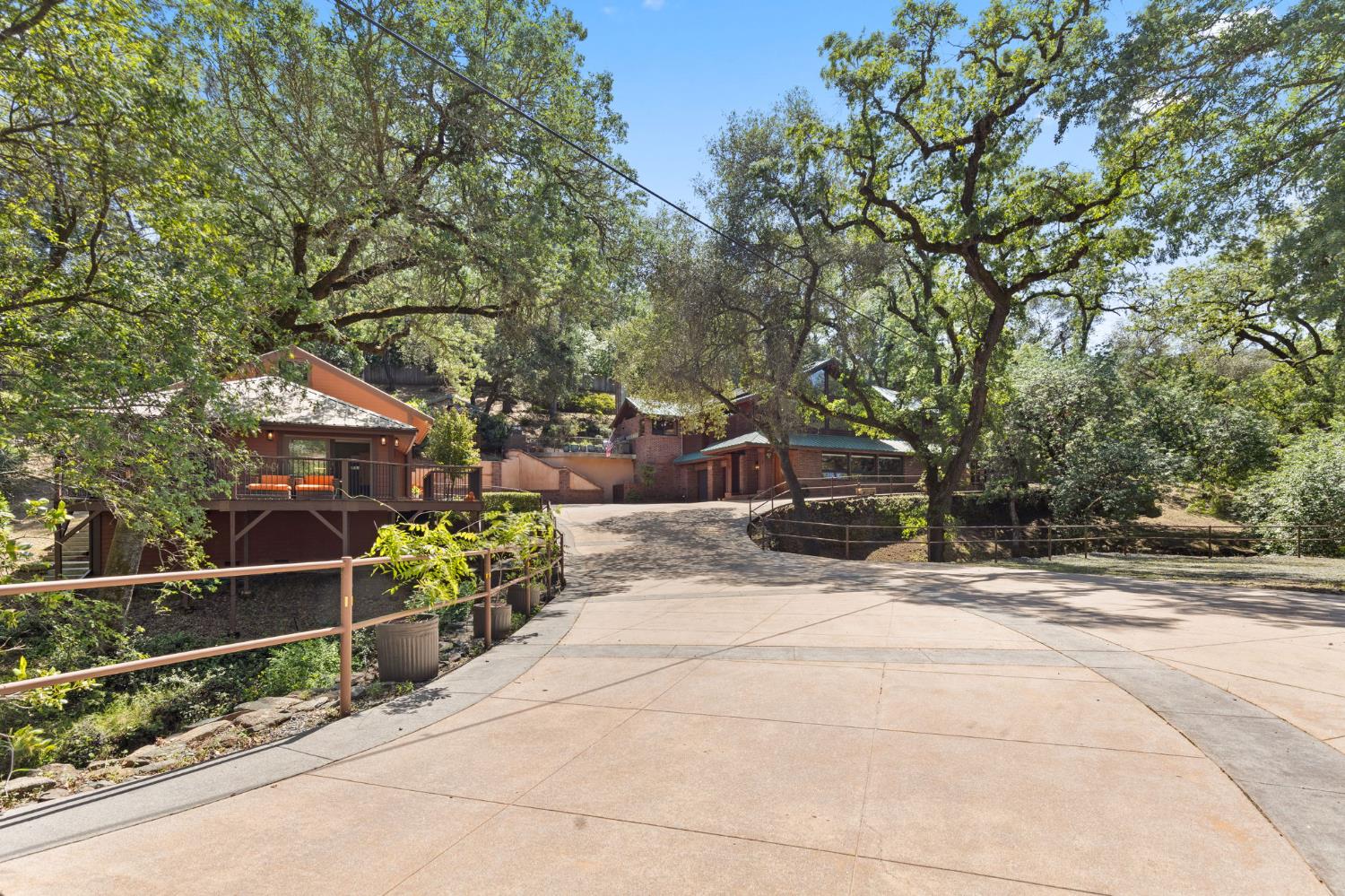 Sutter Creek, California, 95685, United States, 2 Bedrooms Bedrooms, ,4 BathroomsBathrooms,Residential,Active,2038151