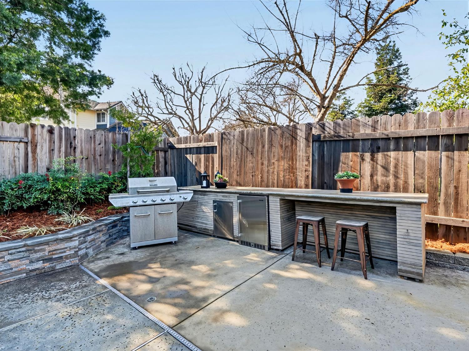 Davis, California, 95618, United States, 5 Bedrooms Bedrooms, ,3 BathroomsBathrooms,Residential,Active,2015823