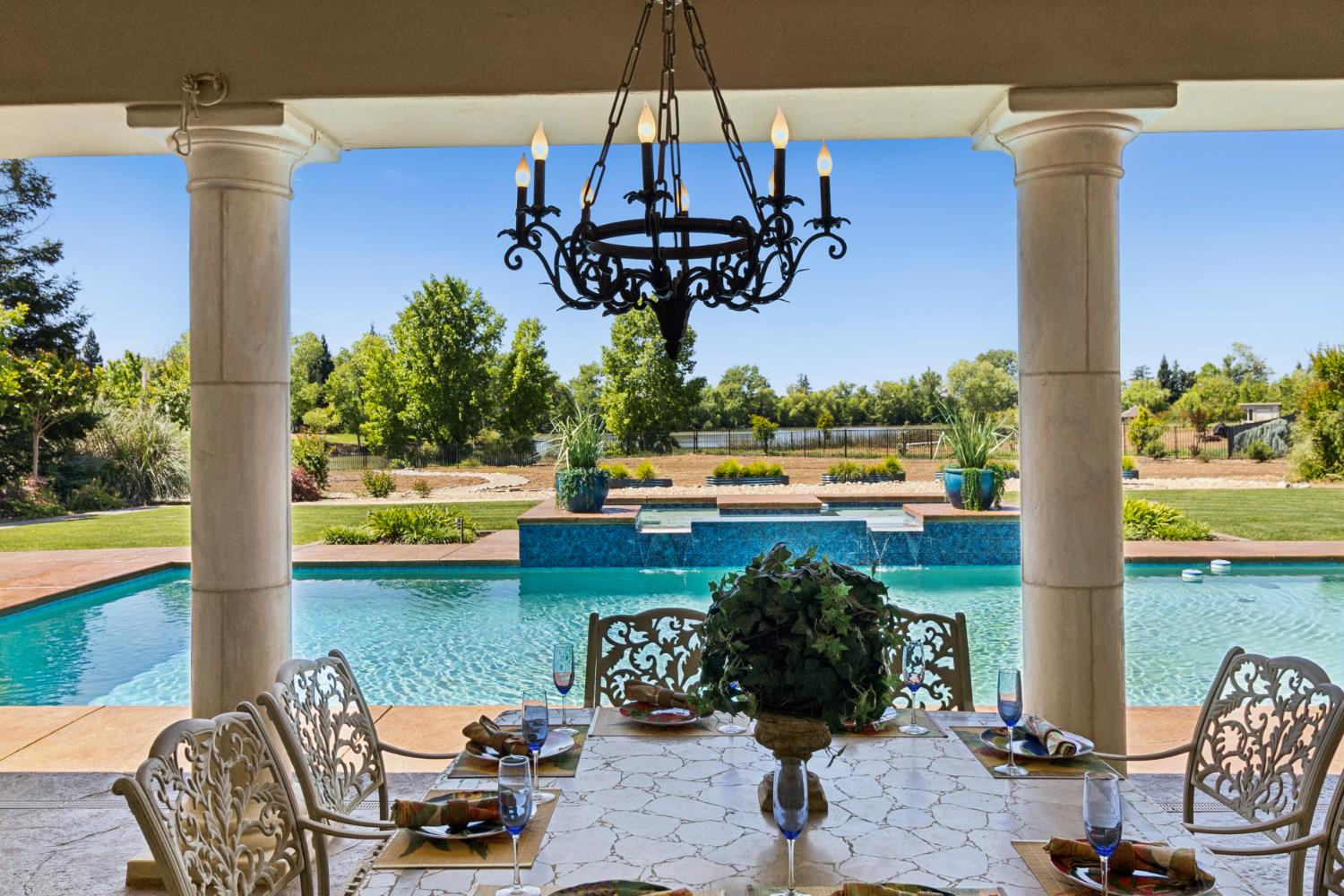 Sacramento, California, 95830, United States, 4 Bedrooms Bedrooms, ,4 BathroomsBathrooms,Residential,Active,2045041