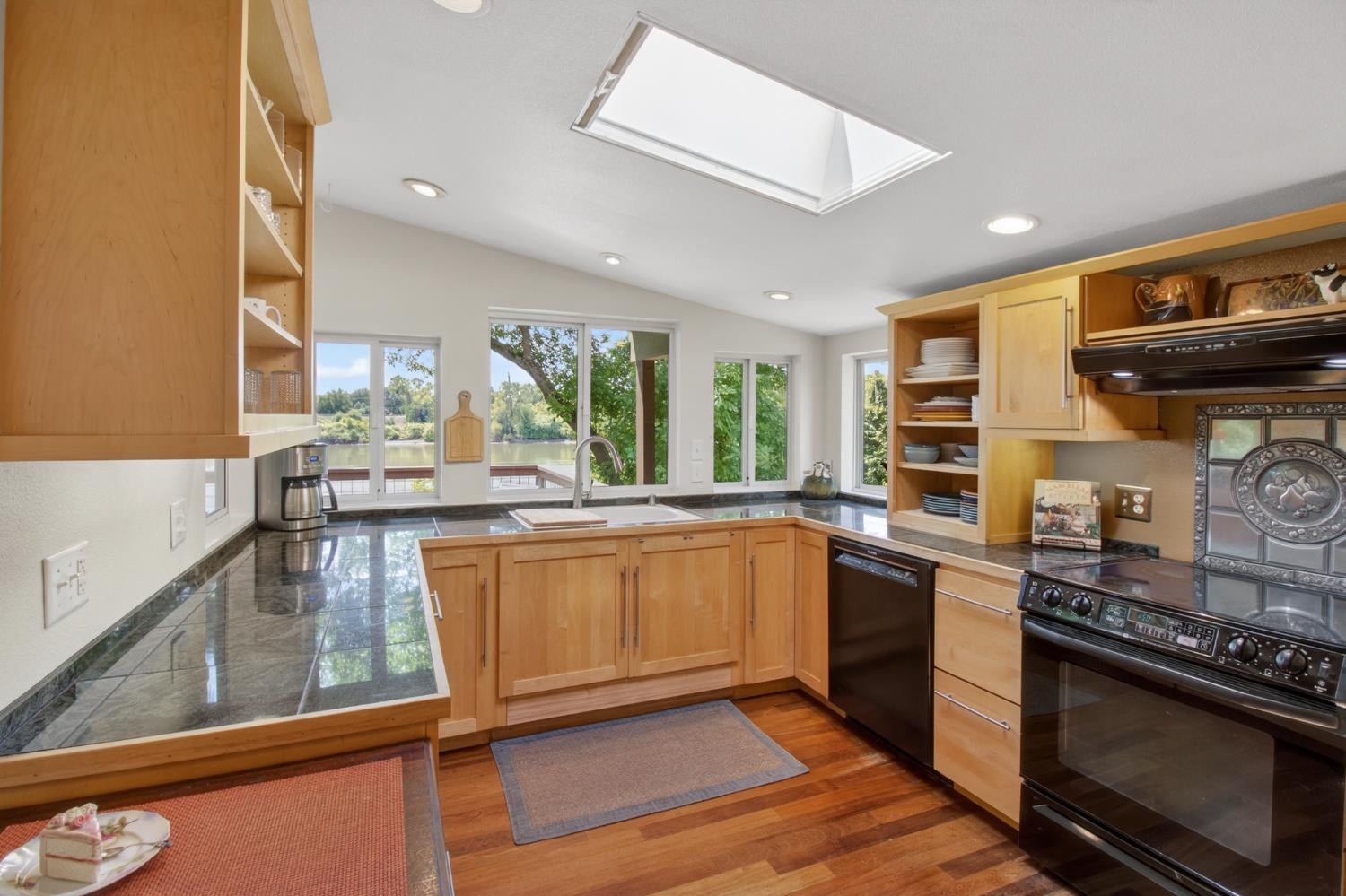 Sacramento, California, 95837, United States, 3 Bedrooms Bedrooms, ,2 BathroomsBathrooms,Residential,Active,2052080