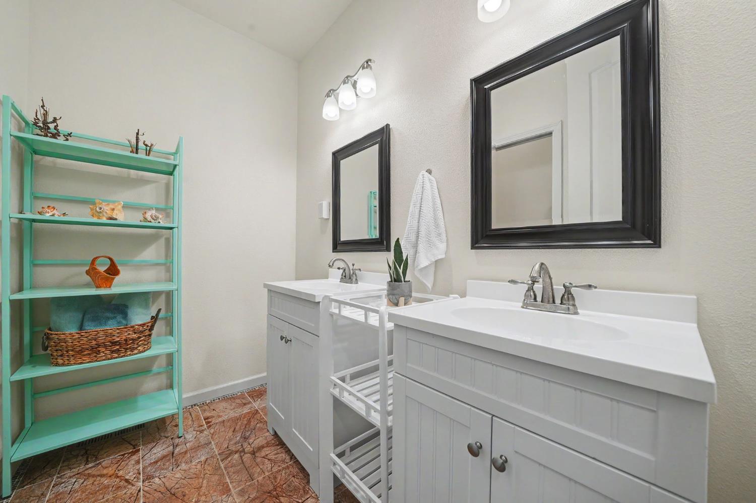 Copperopolis, California, 95228, United States, 3 Bedrooms Bedrooms, ,3 BathroomsBathrooms,Residential,Active,2052096
