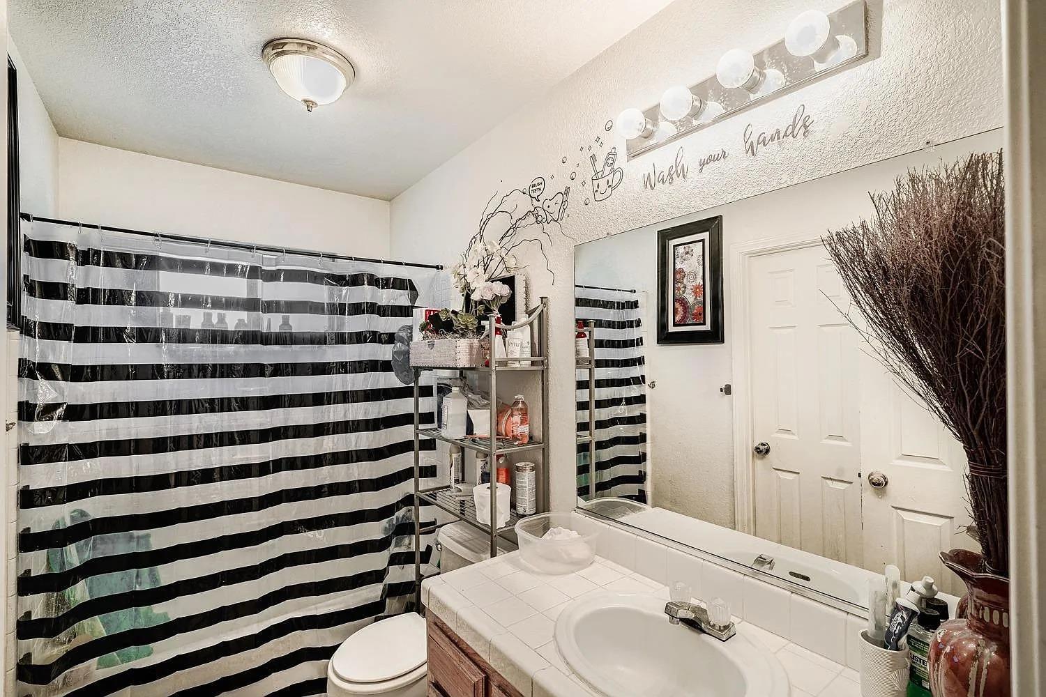 Madera, California, 93636, United States, 11 Bedrooms Bedrooms, ,8 BathroomsBathrooms,Residential,Active,1995291