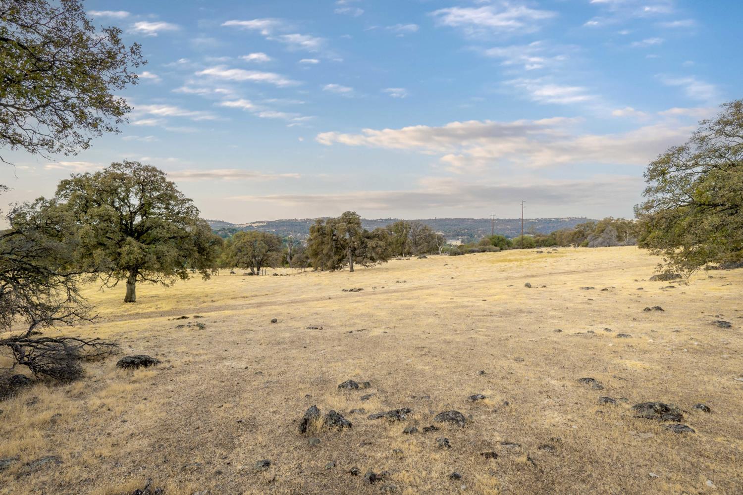 Smartsville, California, 95977, United States, 1 Bedroom Bedrooms, ,3 BathroomsBathrooms,Residential,Active,1952299