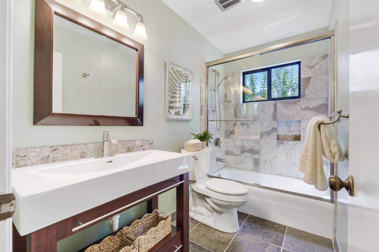Davis, California, 95616, United States, 4 Bedrooms Bedrooms, ,4 BathroomsBathrooms,Residential,Active,1922349