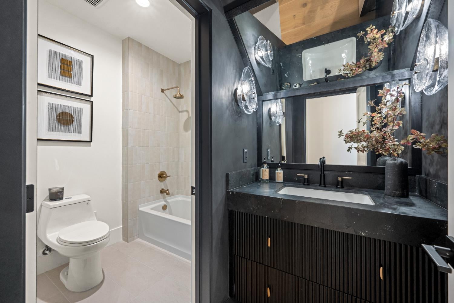 Loomis, California, 95650, United States, 5 Bedrooms Bedrooms, ,4 BathroomsBathrooms,Residential,Active,1959535