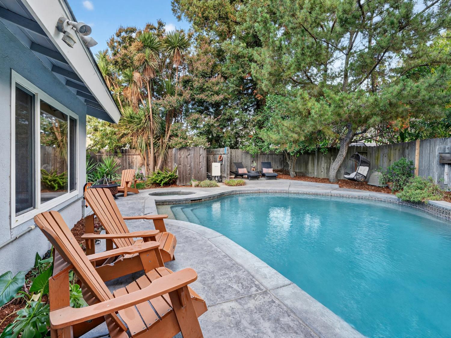 Davis, California, 95618, United States, 4 Bedrooms Bedrooms, ,2 BathroomsBathrooms,Residential,Active,1961942