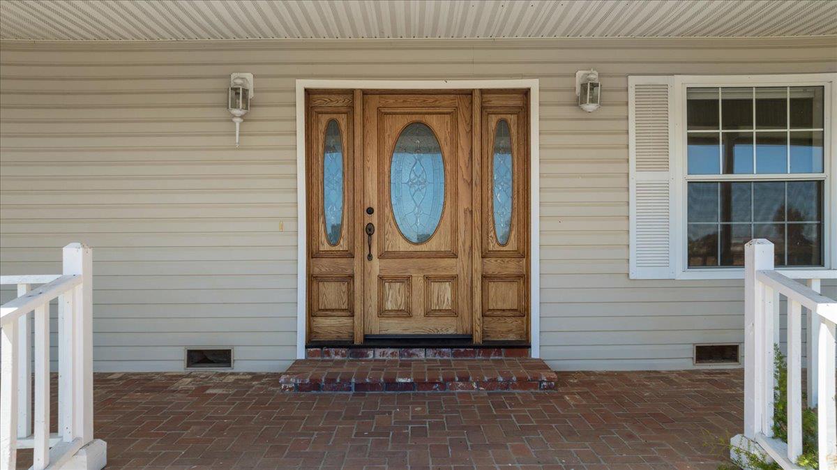 Galt, California, 95632, United States, 3 Bedrooms Bedrooms, ,3 BathroomsBathrooms,Residential,Active,1922295