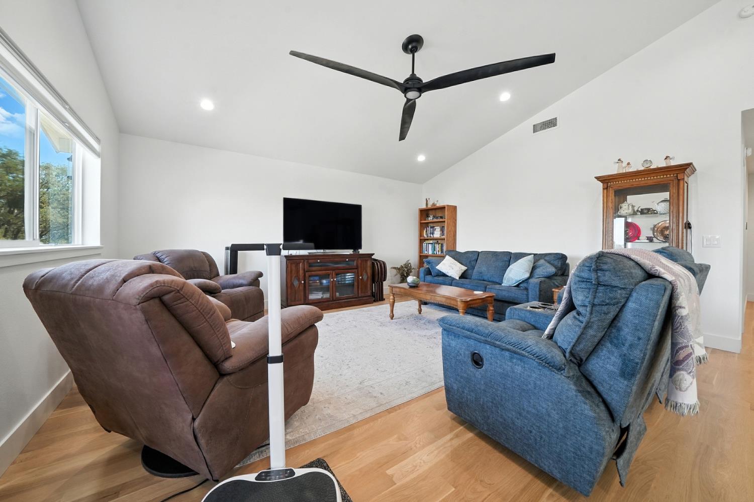 Angels Camp, California, 95222, United States, 3 Bedrooms Bedrooms, ,2 BathroomsBathrooms,Residential,Active,1942399