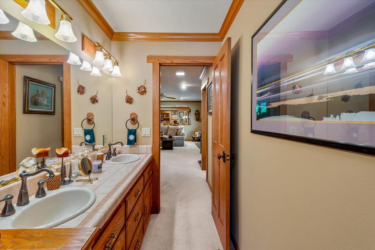 Nevada City, California, 95959, United States, 4 Bedrooms Bedrooms, ,4 BathroomsBathrooms,Residential,Active,1919076