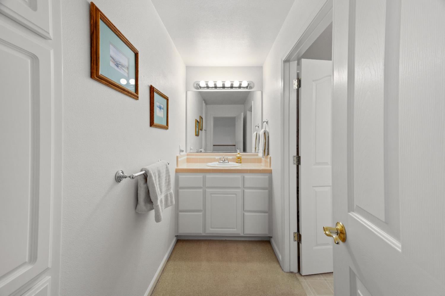 Nevada City, California, 95959, United States, 3 Bedrooms Bedrooms, ,4 BathroomsBathrooms,Residential,Active,1919052