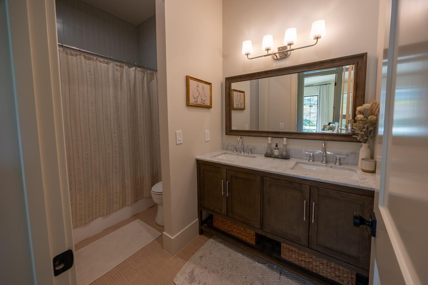 Auburn, California, 95603, United States, 4 Bedrooms Bedrooms, ,4 BathroomsBathrooms,Residential,Active,2017471