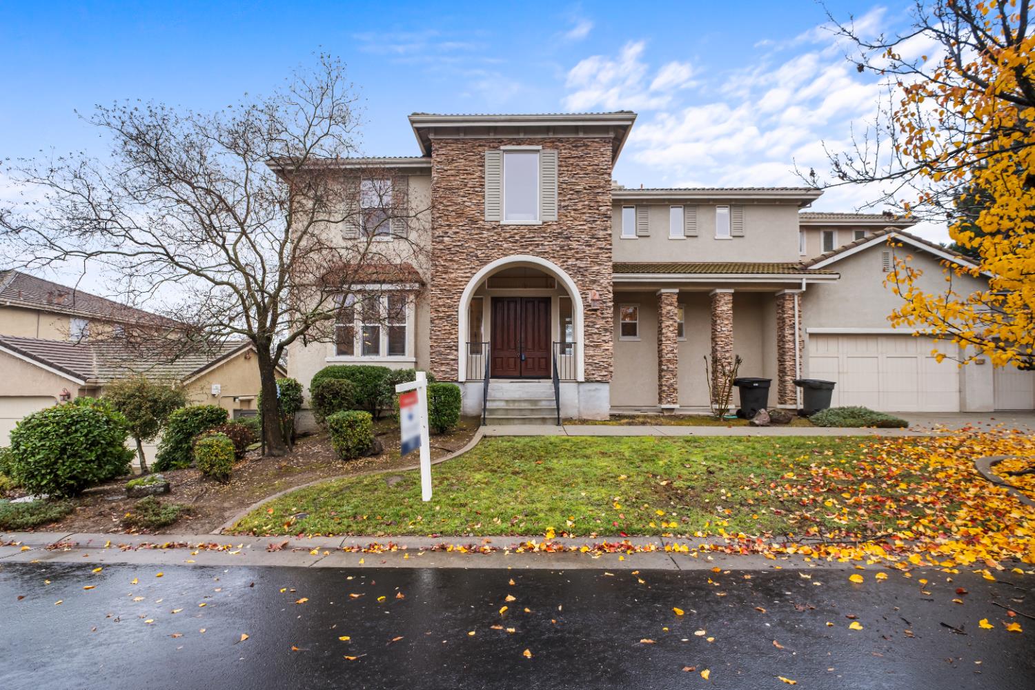 Roseville, California, 95661, United States, 5 Bedrooms Bedrooms, ,4 BathroomsBathrooms,Residential,Active,2006825