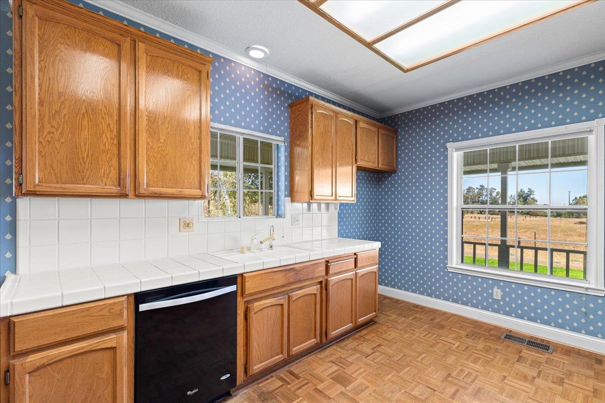 Galt, California, 95632, United States, 3 Bedrooms Bedrooms, ,3 BathroomsBathrooms,Residential,Active,1922295
