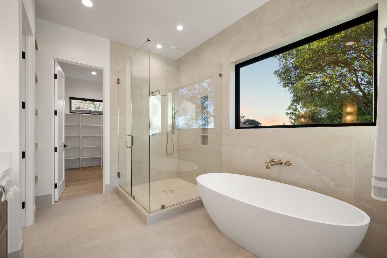 Loomis, California, 95650, United States, 5 Bedrooms Bedrooms, ,4 BathroomsBathrooms,Residential,Active,1959535