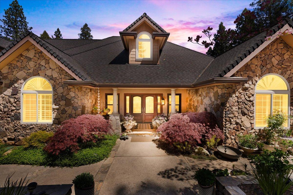 Grass Valley, California, 95945, United States, 4 Bedrooms Bedrooms, ,4 BathroomsBathrooms,Residential,Active,1798051