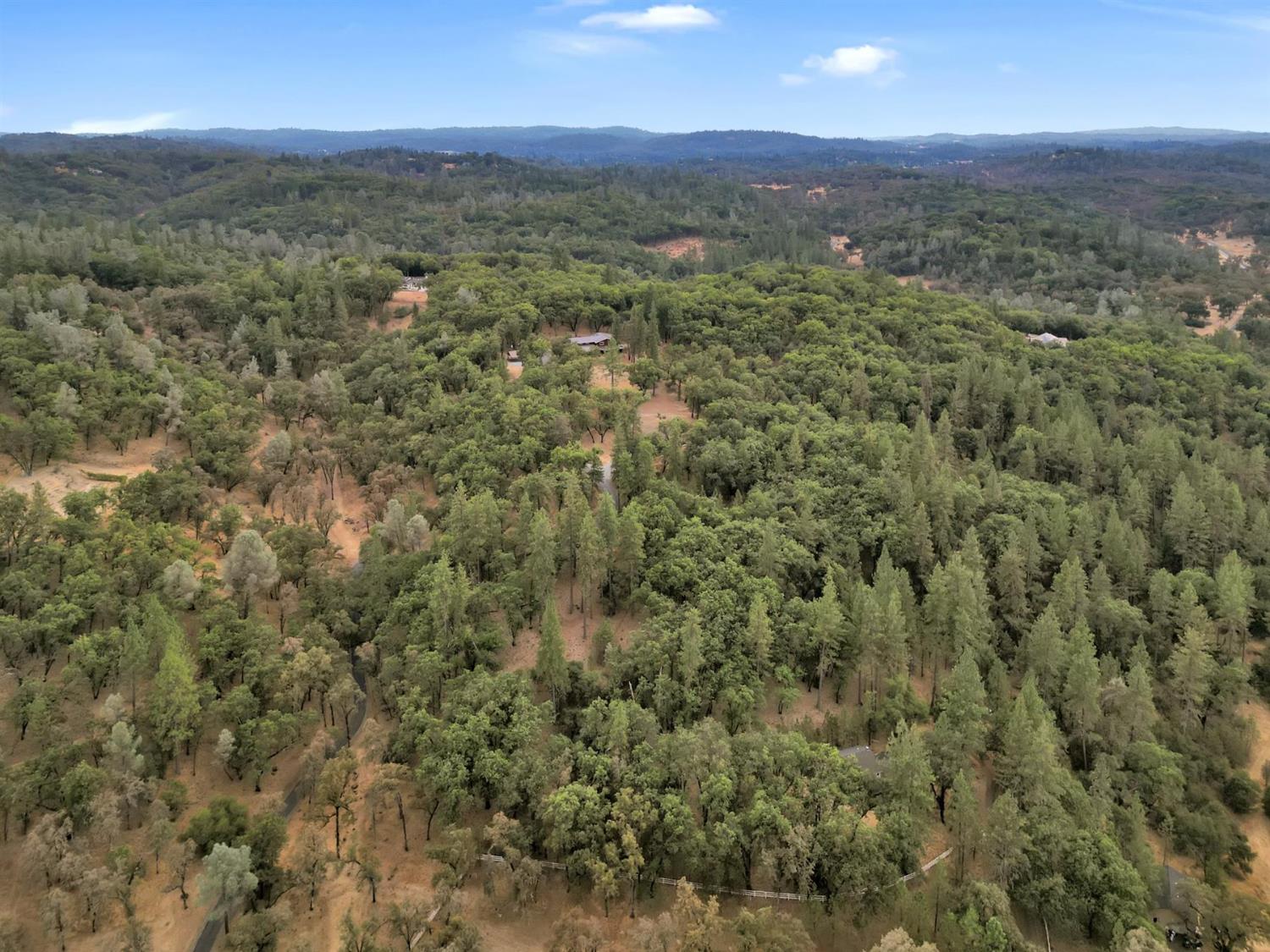 Grass Valley, California, 95949, United States, 4 Bedrooms Bedrooms, ,5 BathroomsBathrooms,Residential,Active,1941342