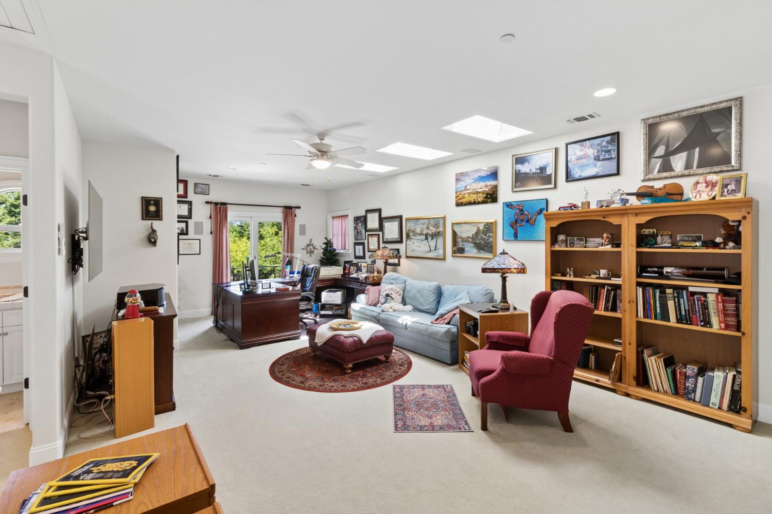 Sacramento, California, 95830, United States, 4 Bedrooms Bedrooms, ,4 BathroomsBathrooms,Residential,Active,2045041