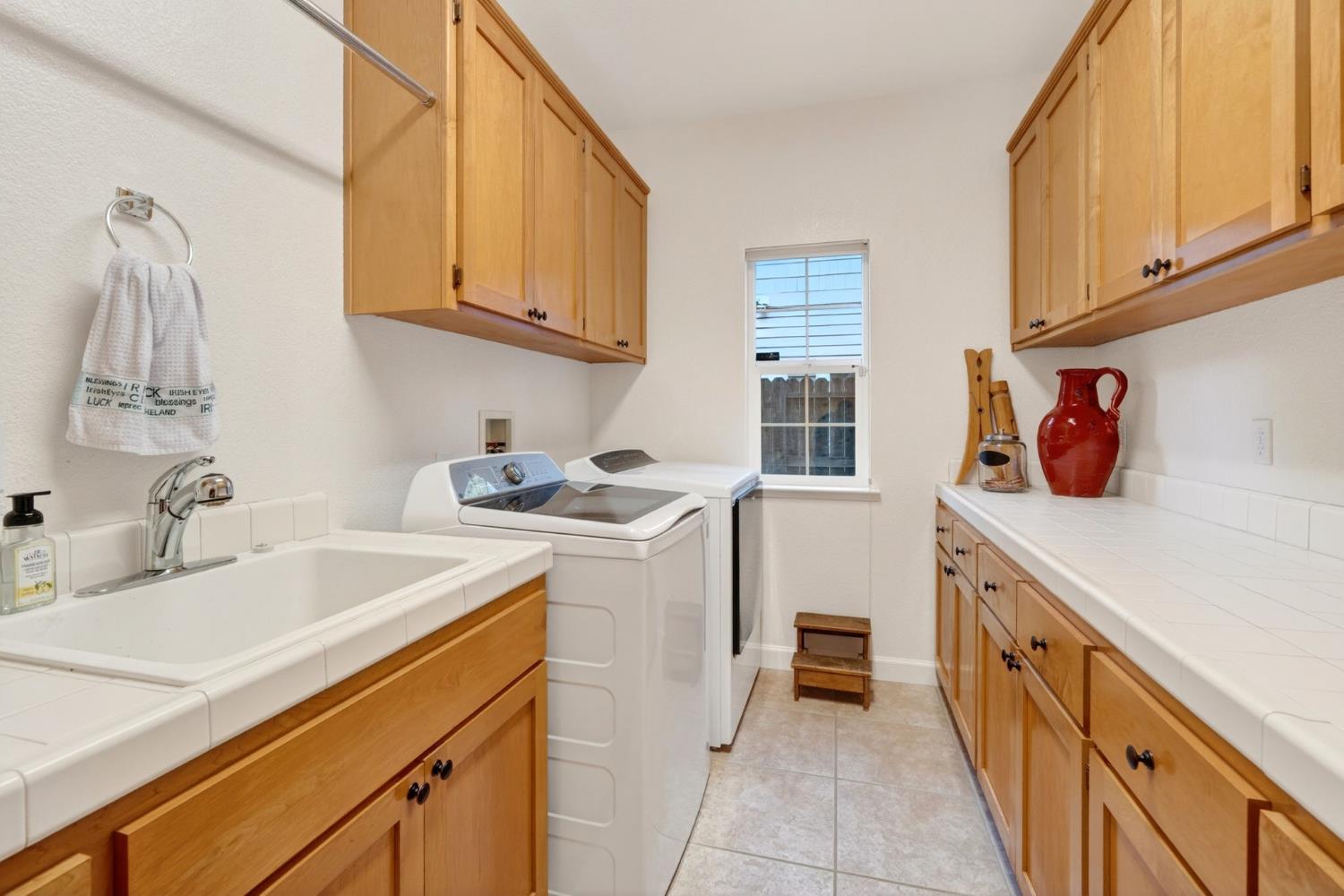 Davis, California, 95618, United States, 5 Bedrooms Bedrooms, ,3 BathroomsBathrooms,Residential,Active,2045676