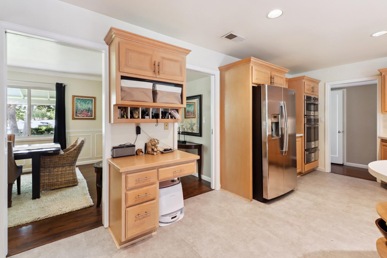 Carmichael, California, 95608, United States, 4 Bedrooms Bedrooms, ,3 BathroomsBathrooms,Residential,Active,1904149