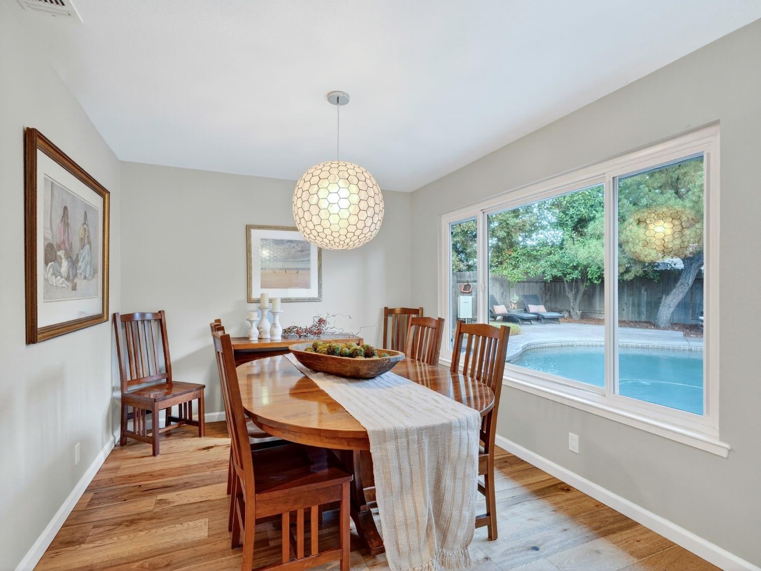 Davis, California, 95618, United States, 4 Bedrooms Bedrooms, ,2 BathroomsBathrooms,Residential,Active,1961942