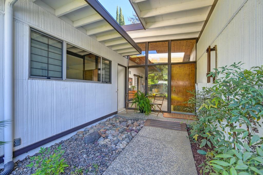 Davis, California, 95616, United States, 5 Bedrooms Bedrooms, ,2 BathroomsBathrooms,Residential,Active,1914596